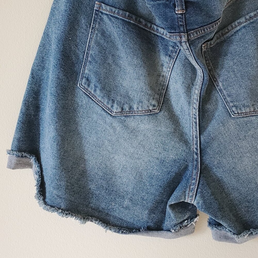 Arizona Women's Dark Torn Hi Rise Midi Jeans SZ 19 - Picture 7 of 8